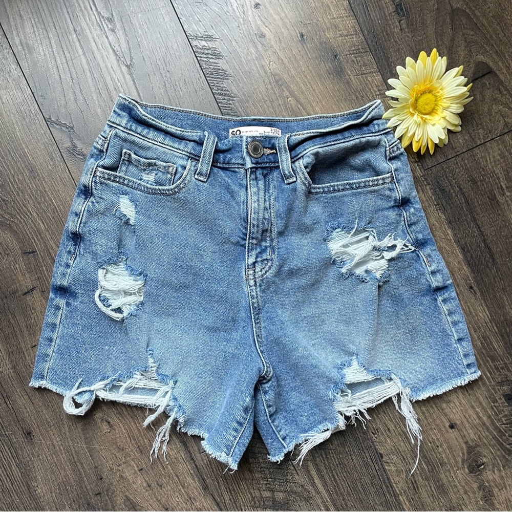 SO Distressed cut off super high rise 90s boyfriend Jean shorts size 3